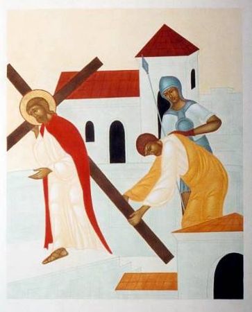 Station du chemin de Croix pour le carême. Simon le Cyrénéen aide Jésus à porter sa Croix. 