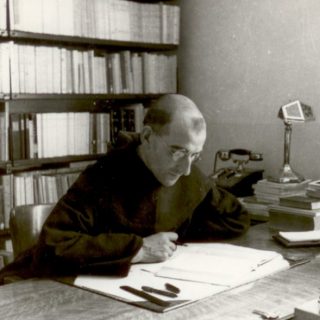 Pere Jacques de Jésus dans son bureau Avon
